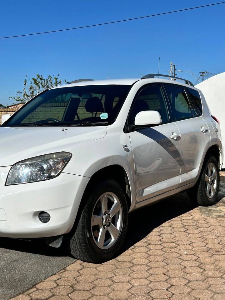 Used Toyota RAV4 2.2D-4D AWD VX - Private Seller