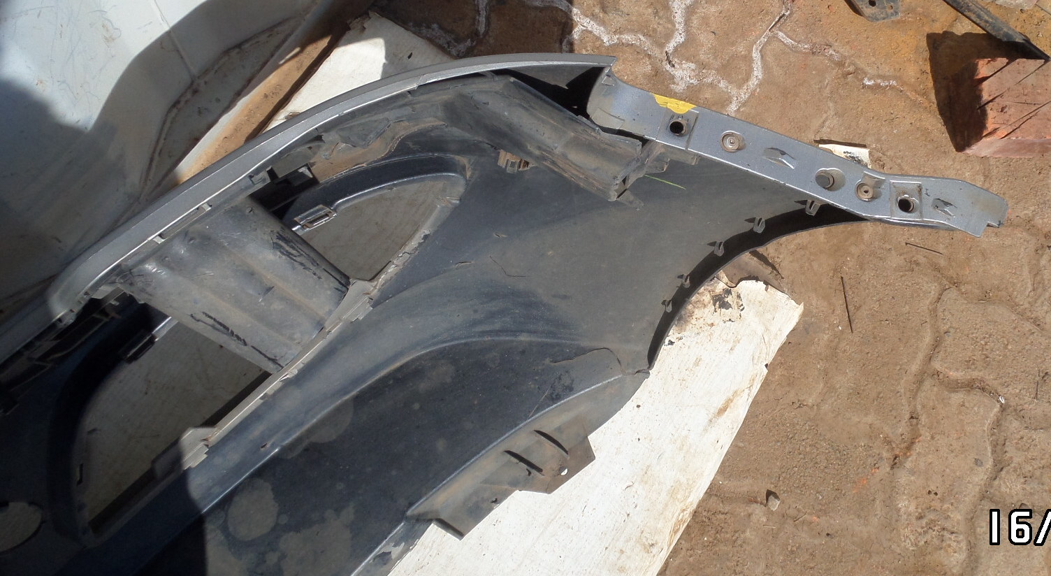 Mercedes Benz W639 V-class Vito front bumper with pdc and washer holes - Private Seller Mercedes Benz W639 V-class Vito front bumper with pdc and washer holes - Private Seller
