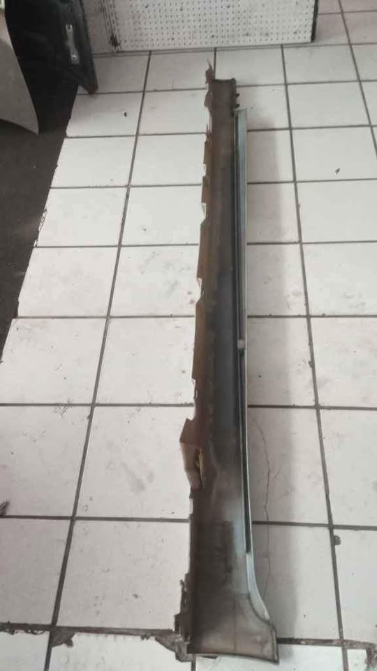 Bmw F10 side skirt - Private Seller