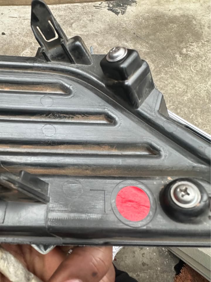 Toyota Land Cruiser 300 Rear Right Bumper Cover - Private Seller Toyota Land Cruiser 300 Rear Right Bumper Cover - Private Seller