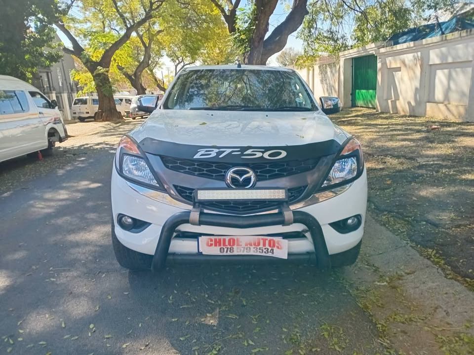 2015 MADZA BT50 2.2  DIESEL  WHITE  MAUNAL  LEATHER SEATS  119000KM