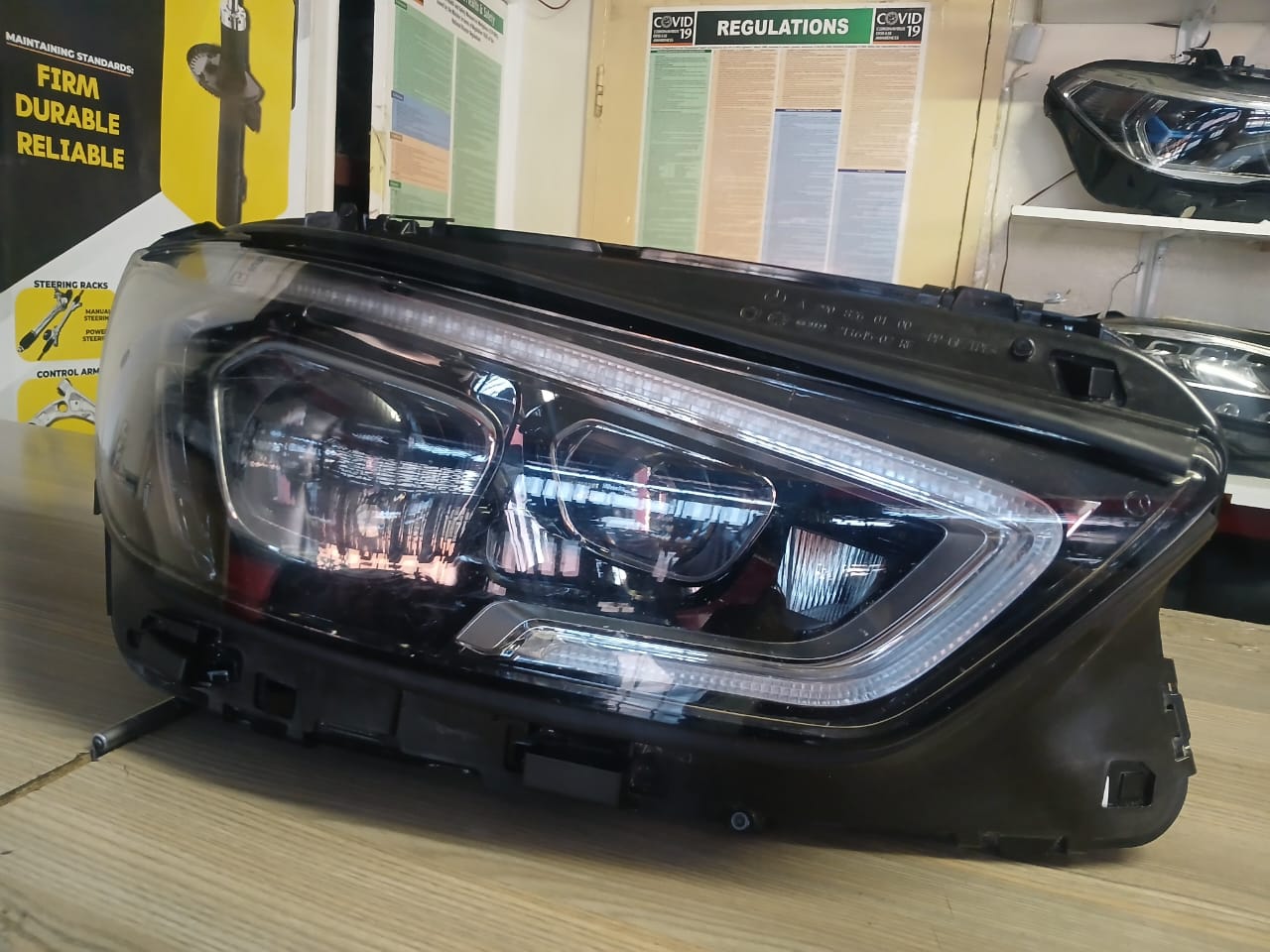 2021 MERCEDES BENZ AMG GT HEADLIGHT LEFT - Private Seller 2021 MERCEDES BENZ AMG GT HEADLIGHT LEFT - Private Seller