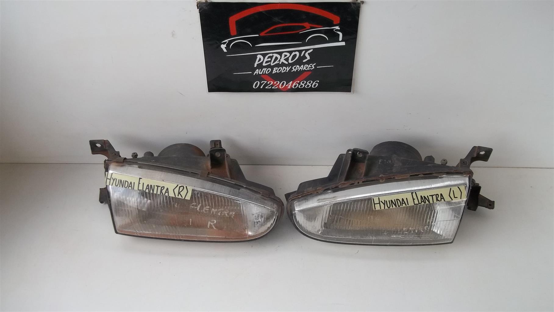 Hyundai Elantra Headlight set - Private Seller Hyundai Elantra Headlight set - Private Seller