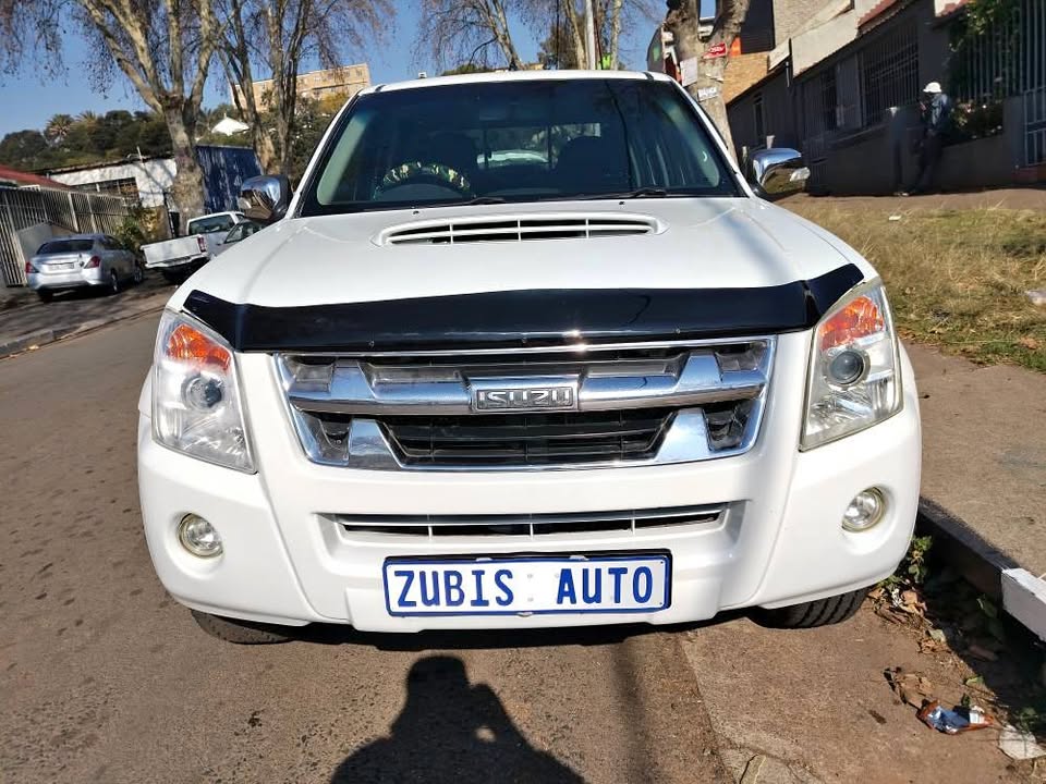 Isuzu kb300 Lx Dtec  2012