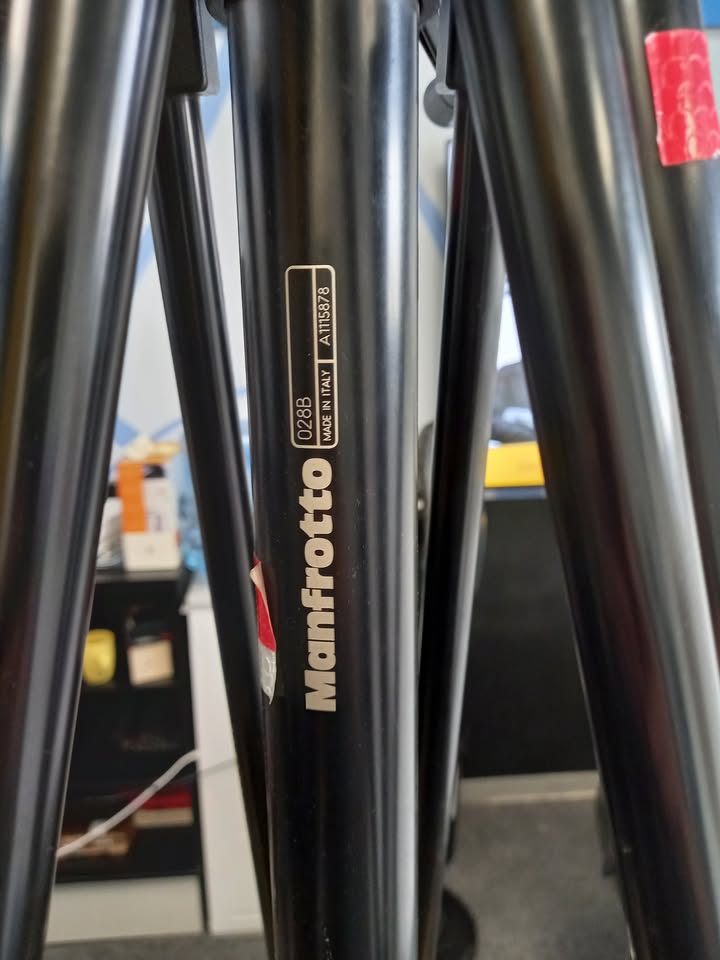 Manfrotto 028B Pro Geared Tripod Legs - Italian Made