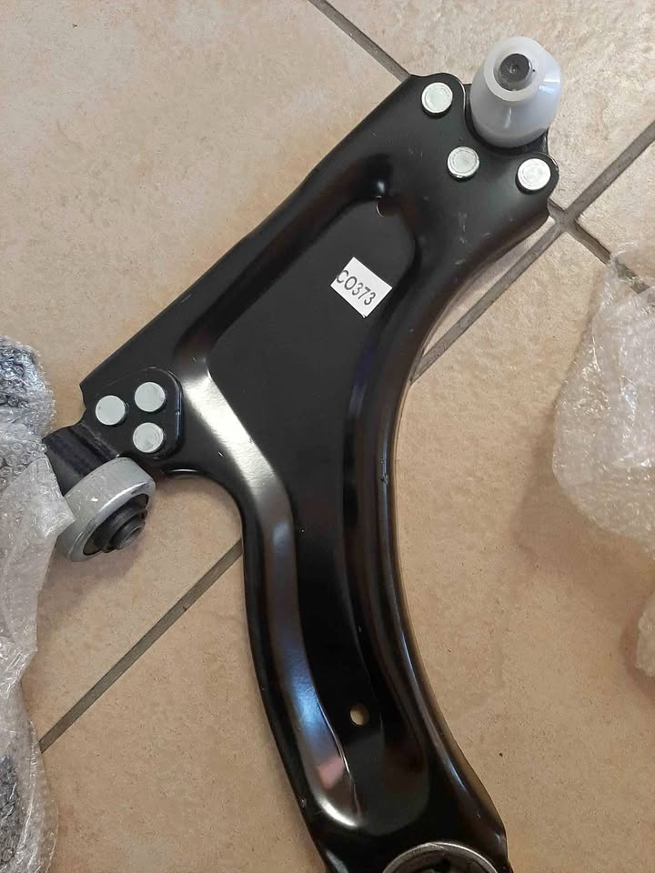OPEL MERIVA CONTROL ARM.BRAND NEW.