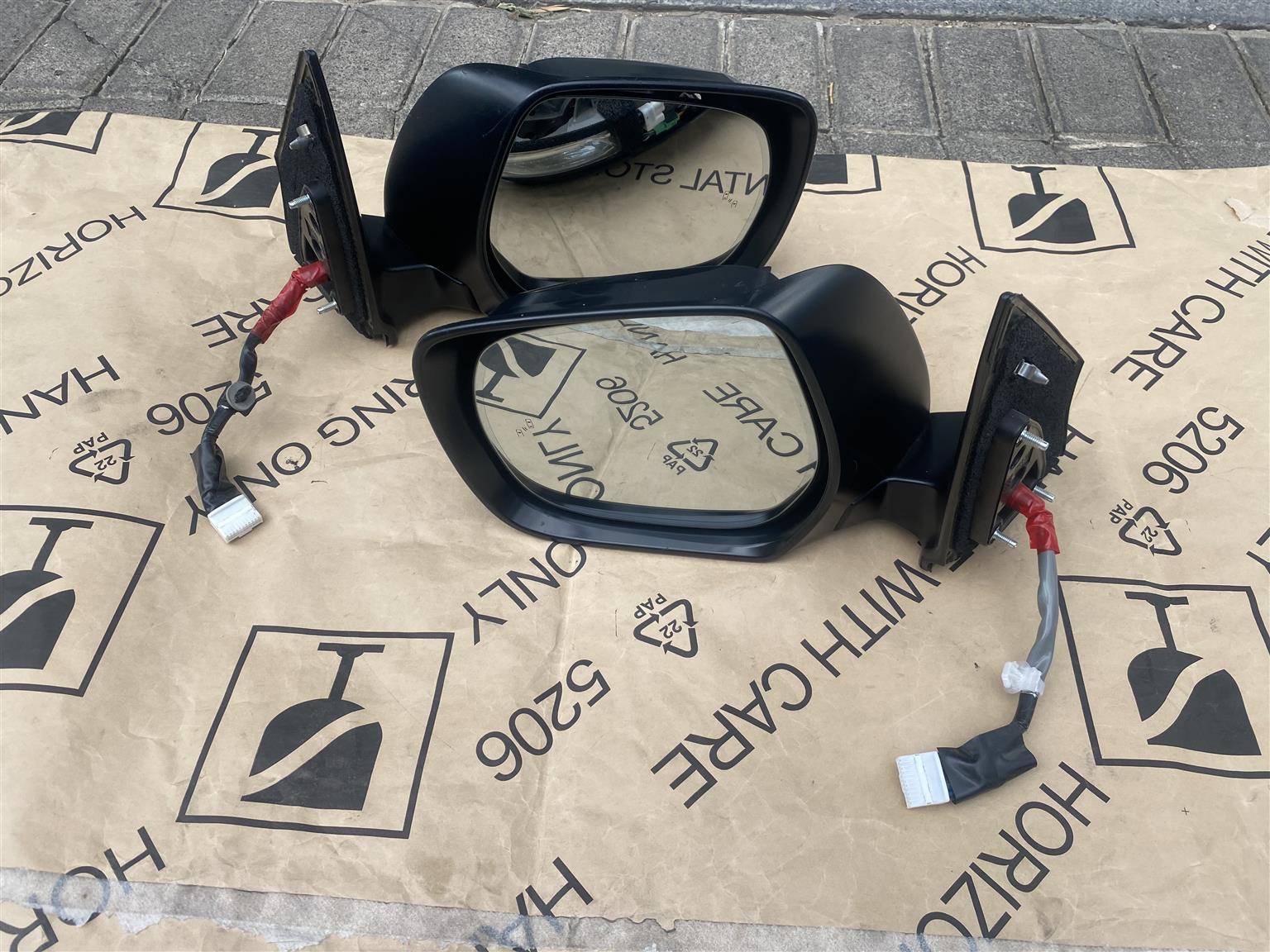2020 TOYOTA LAND CRUISER ELECTRONIC AUTO-FOLD BLIND SPOT CAMERA MIRRORS FOR SALE - Private Seller 2020 TOYOTA LAND CRUISER ELECTRONIC AUTO-FOLD BLIND SPOT CAMERA MIRRORS FOR SALE - Private Seller