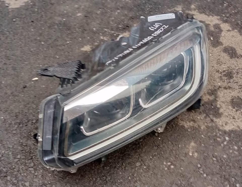 Toyota Urban Cruiser headlight - Private Seller Toyota Urban Cruiser headlight - Private Seller