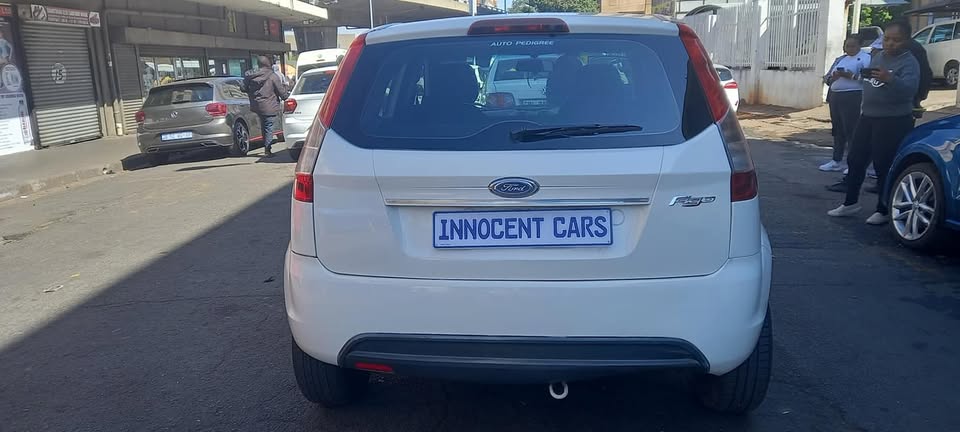 2016 FORD FIGO 1.4 MANUAL,  WHITE COLOUR, 80000KM