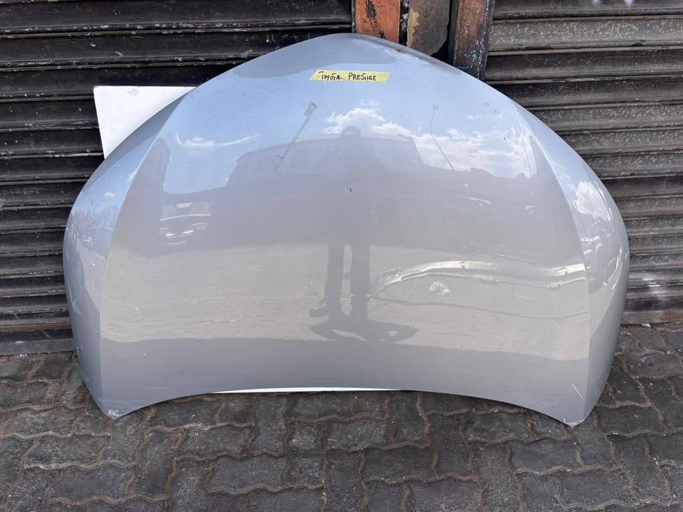 Toyota Prestige Bonnet - Private Seller Toyota Prestige Bonnet - Private Seller