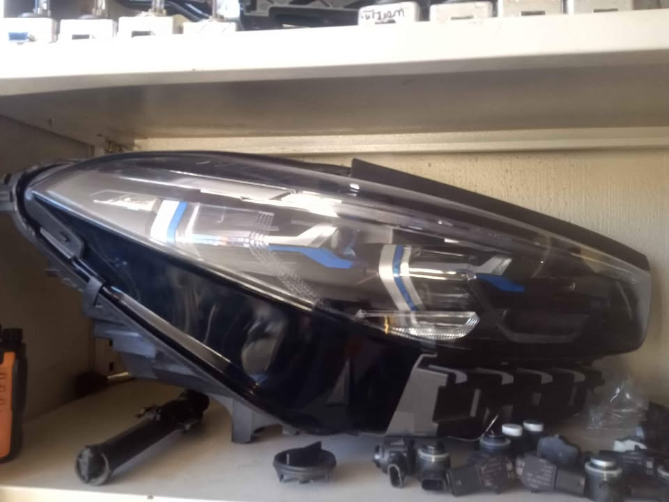 All BMW headlights and tailgates