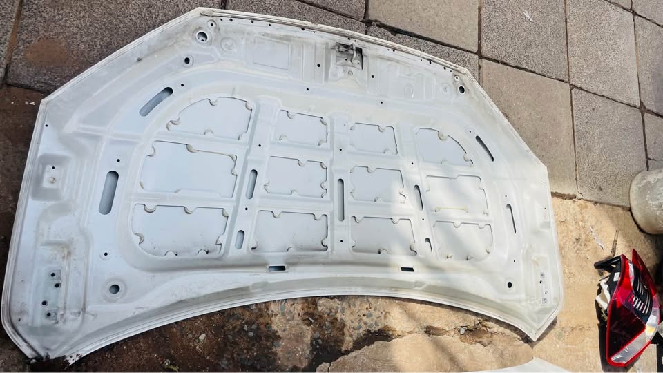 Toyota Urban Cruiser Bonnet - Private Seller Toyota Urban Cruiser Bonnet - Private Seller