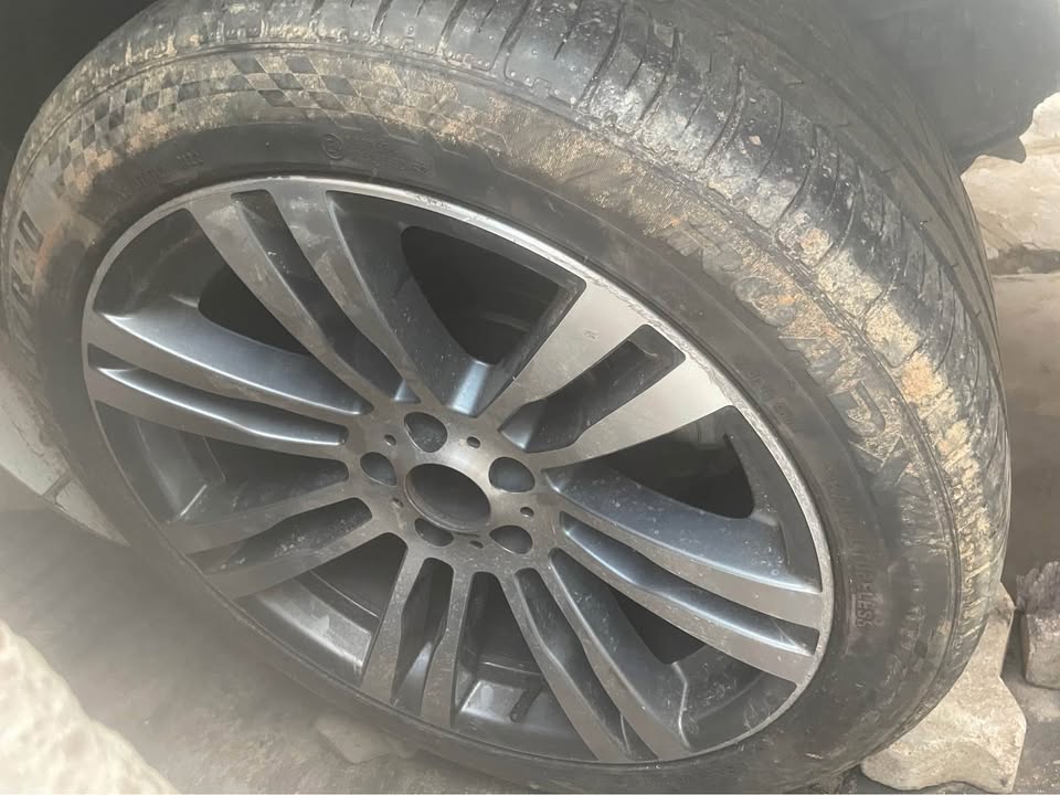 BMW X5 e70 & e71 x4 original R20 Rims for sale.