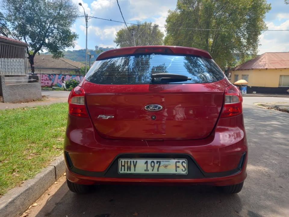 2021 Ford Figo Hatchback 1.5 Petrol, Manual, Maroon, 52000kms