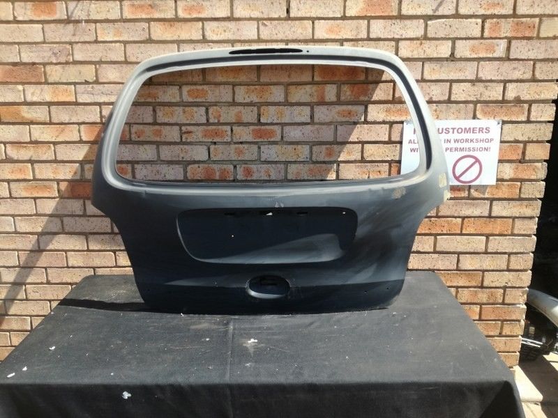 Renault Scenic 1 Brand New Original Tailgate - Private Seller Renault Scenic 1 Brand New Original Tailgate - Private Seller