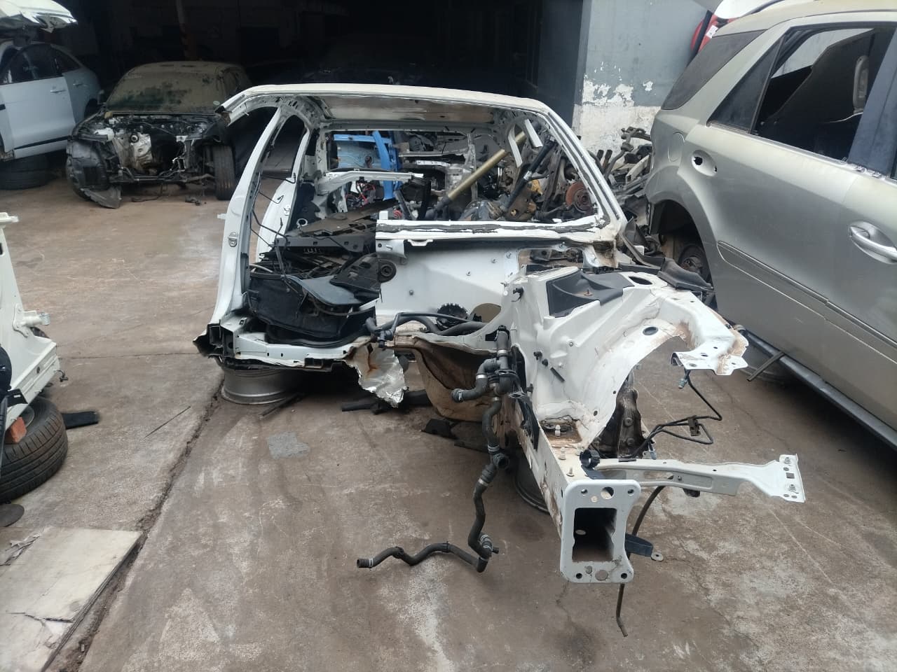 Audi A4 B9 Body Sections for Sale – Replacement Shell Cuts - Private Seller Audi A4 B9 Body Sections for Sale – Replacement Shell Cuts - Private Seller