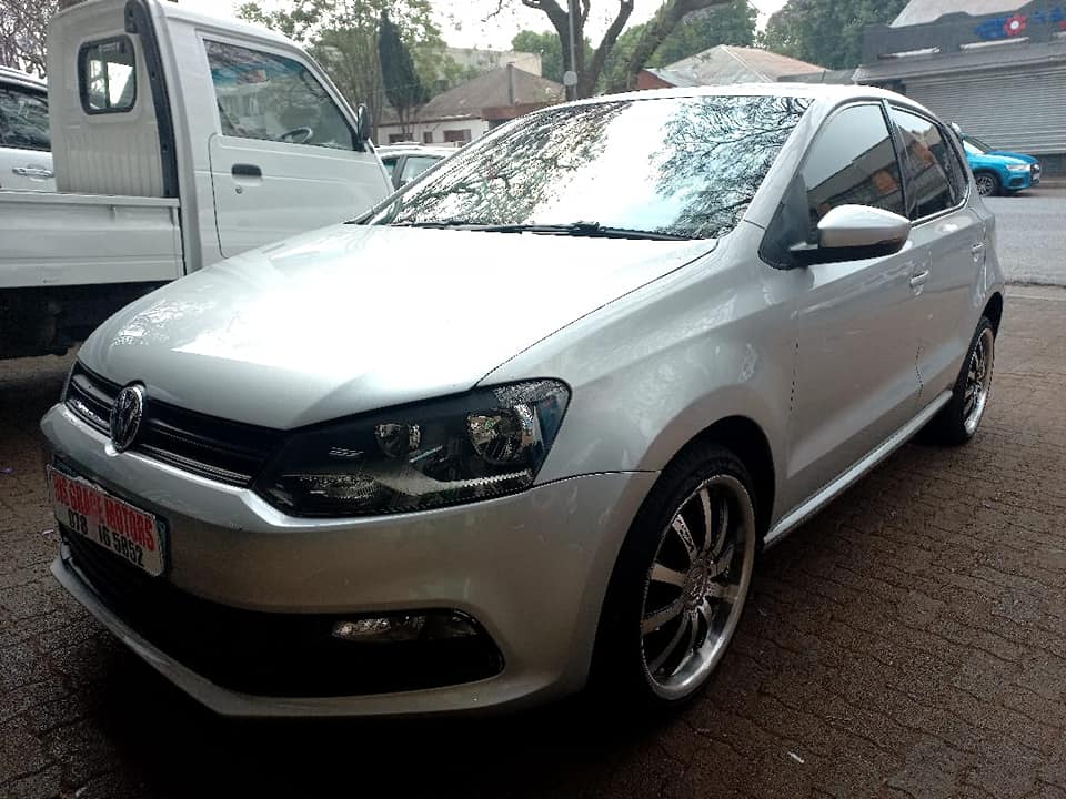 2013 VW POLO6 1.6 comfortline manual silver color 86000km
