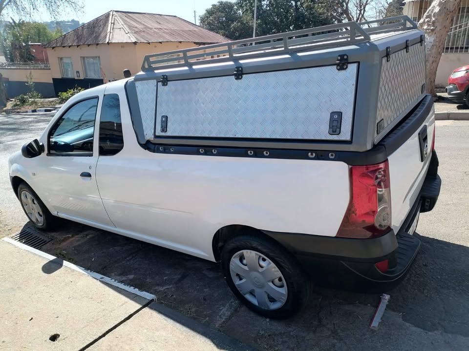 2016 NISSAN NP200 BAKKIE 1.6 WITH CANOPY IN EXCELLENT CONDITION