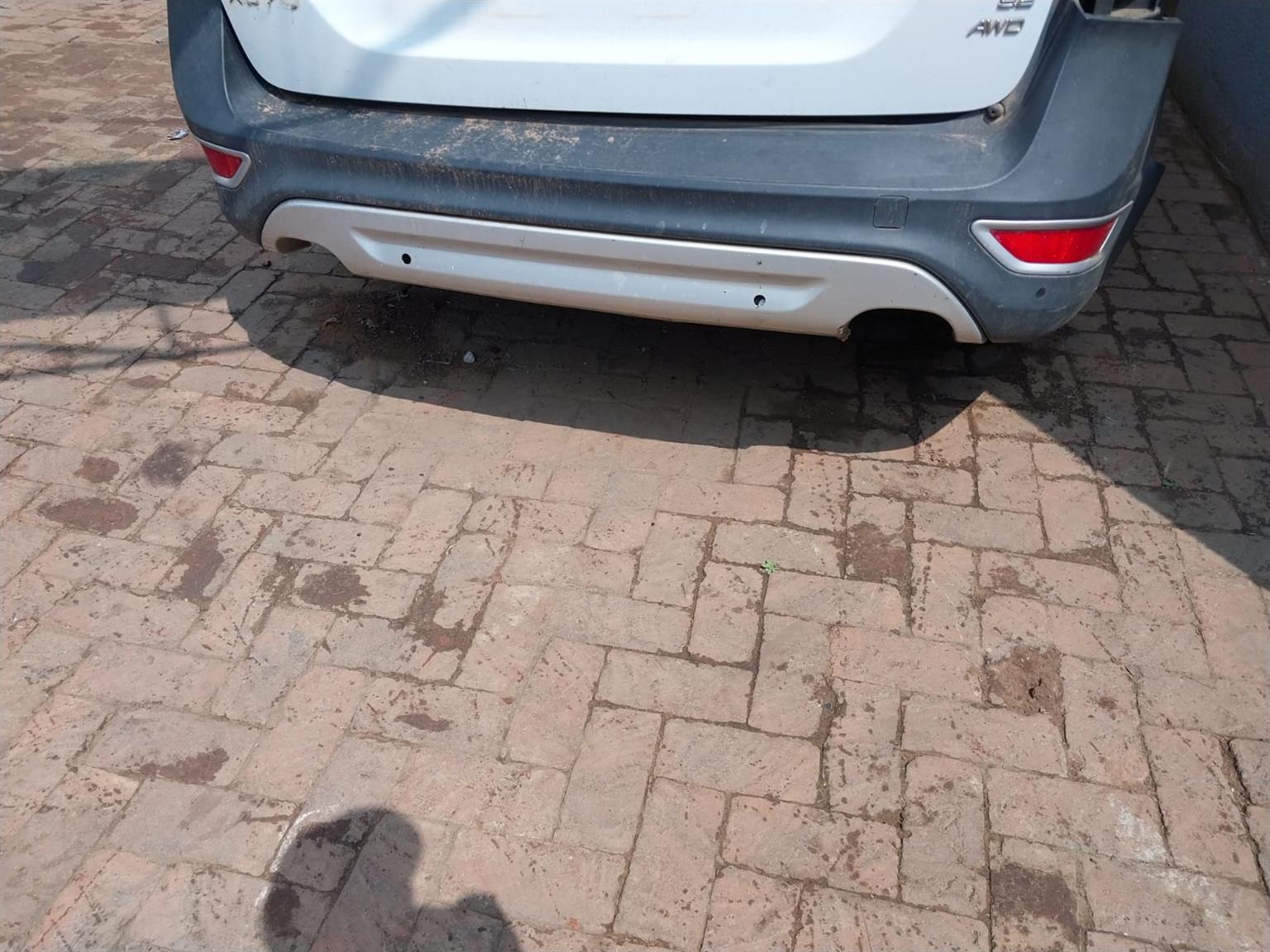 VOLVO XC70 T6 2008 REAR BUMPER FOR SALE (DELIVERY COUNTRY WIDE) - Private Seller