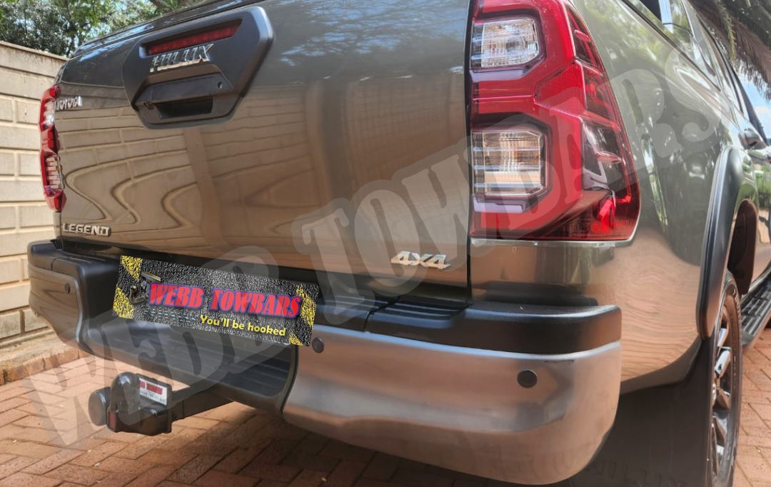 Toyota Hilux Legend Standard/Detachable Towbars - Private Seller Toyota Hilux Legend Standard/Detachable Towbars - Private Seller