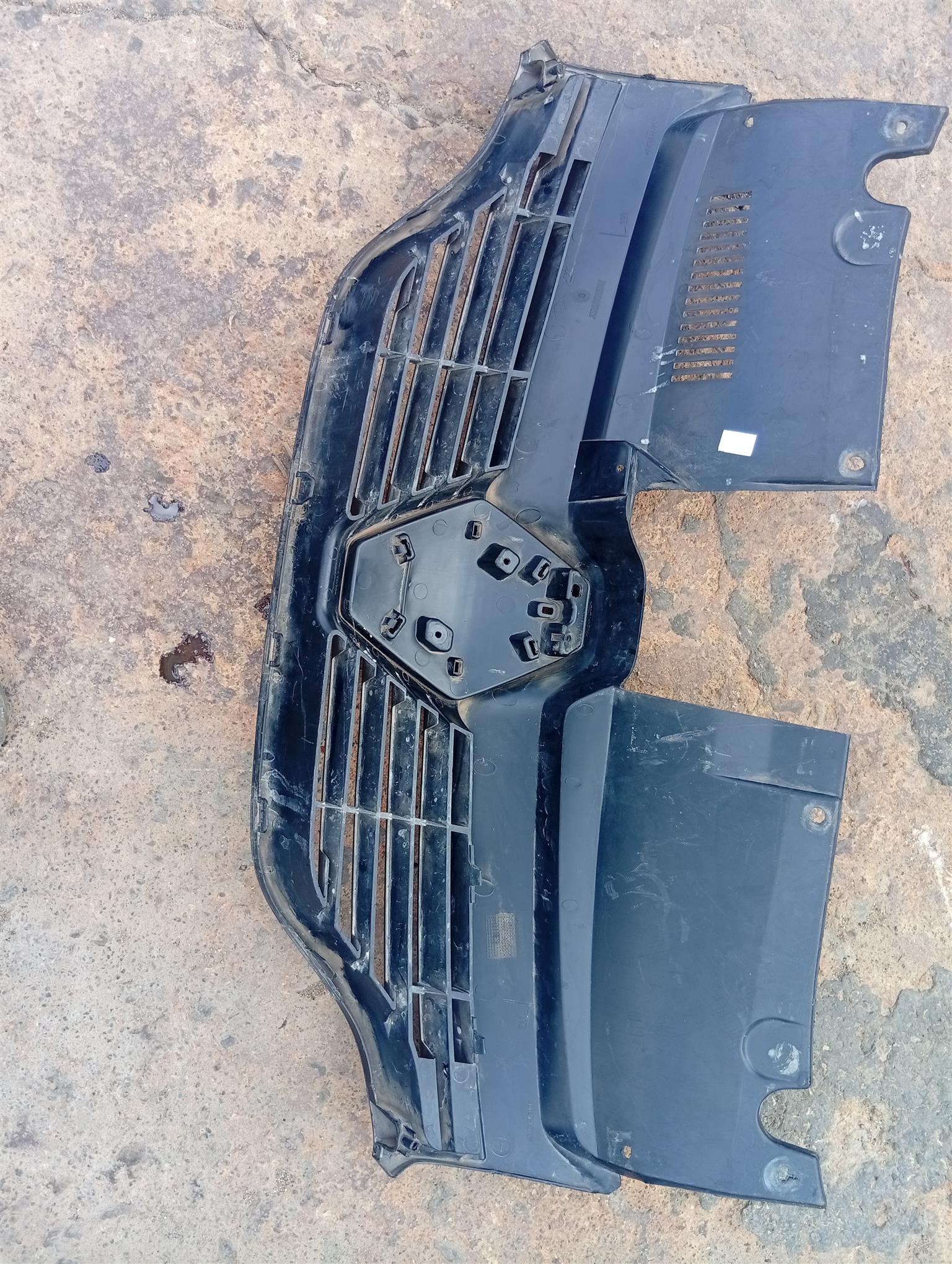 2013-2017 Renault Sandero stepway front grill - Private Seller 2013-2017 Renault Sandero stepway front grill - Private Seller