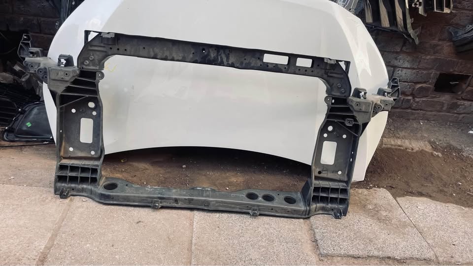 Hyundai Tucson cradle - Private Seller Hyundai Tucson cradle - Private Seller