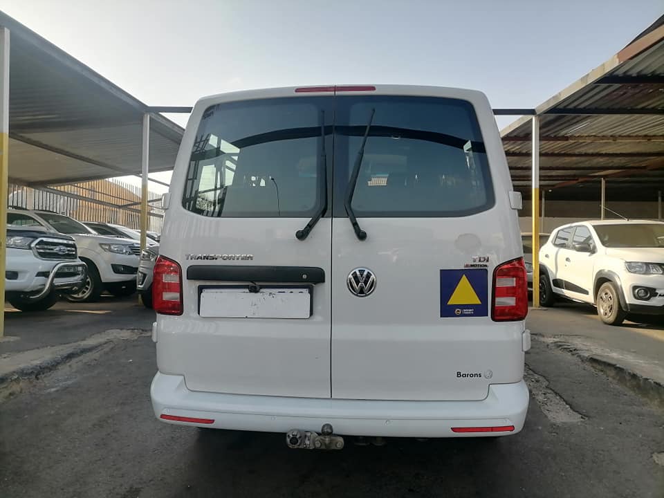 2017 Volkswagen Transport 4Motion Automatic with a leather seat Seven seater