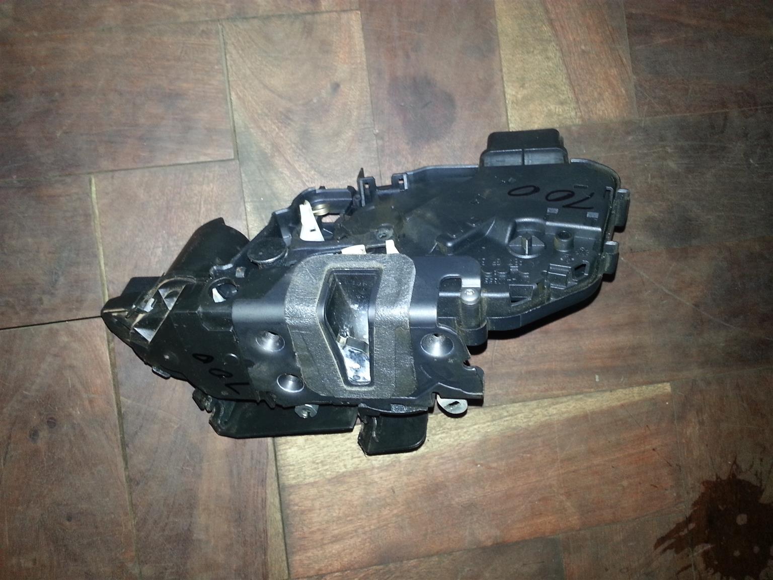 Assorted Land Rover Door Locks for sale | AUTO EZI
