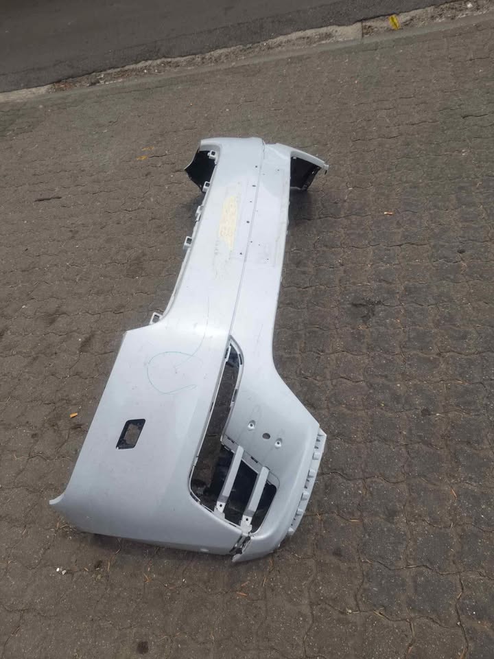 Range Rover Vela front bumper 2020 - Private Seller