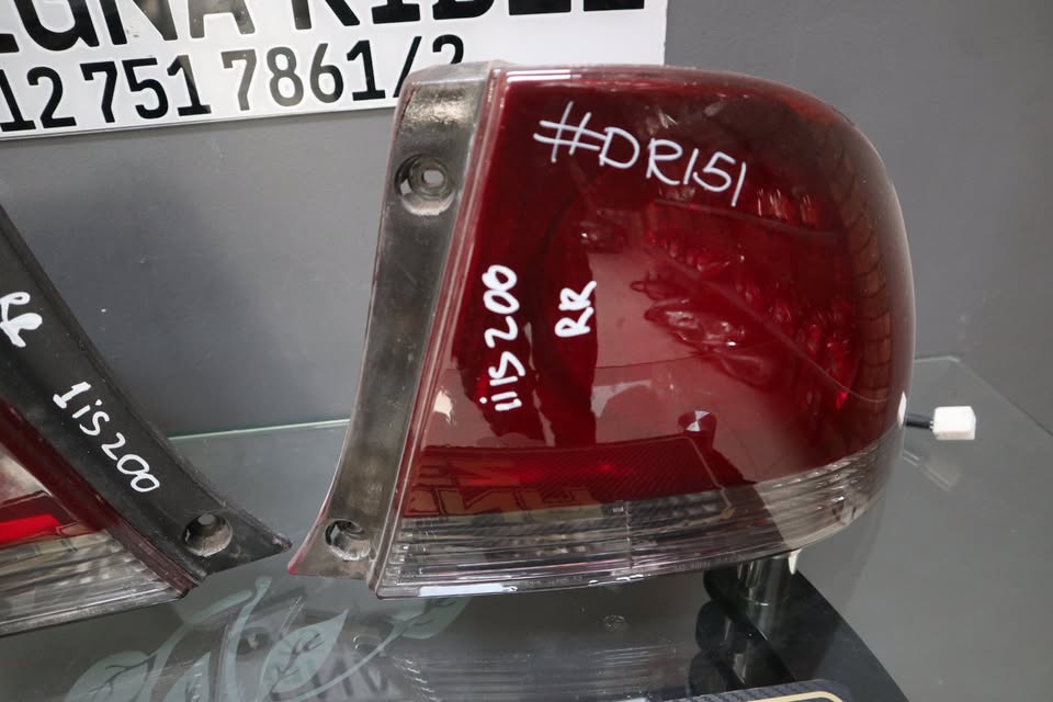 LEXUS IS200 TAIL LIGHTS 1IS - Private Seller LEXUS IS200 TAIL LIGHTS 1IS - Private Seller