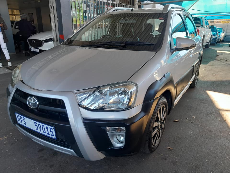 2016 TOYOTA ETIOS CROSS 1.5 MANUAL