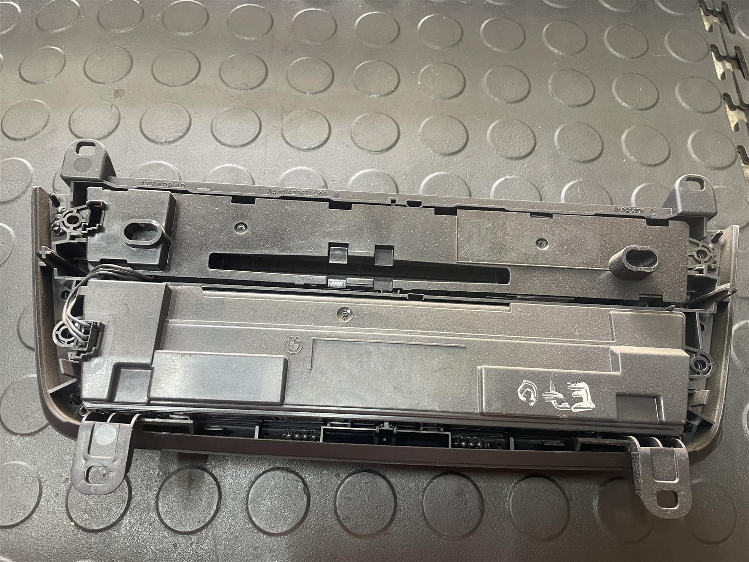 2012 - 2016 BMW 328i 320 F30 CLIMATE AND RADIO CONTROL - Private Seller
