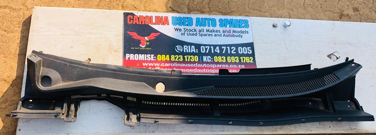 Toyota Rav4 wiper cowling (2012-2019) - Private Seller Toyota Rav4 wiper cowling (2012-2019) - Private Seller