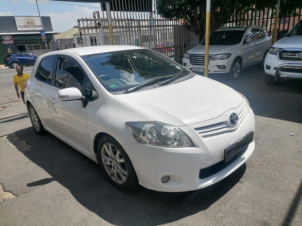 2013 Toyota Auris TRD 1.6 Hatchback with Service books and Spare key