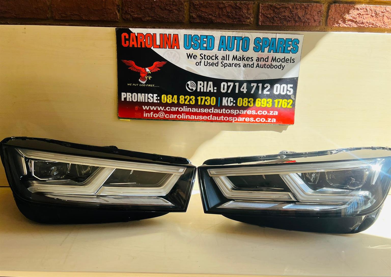 Audi Q5 SQ5 left and right side LED xenon headlights (2018-2020) - Private Seller