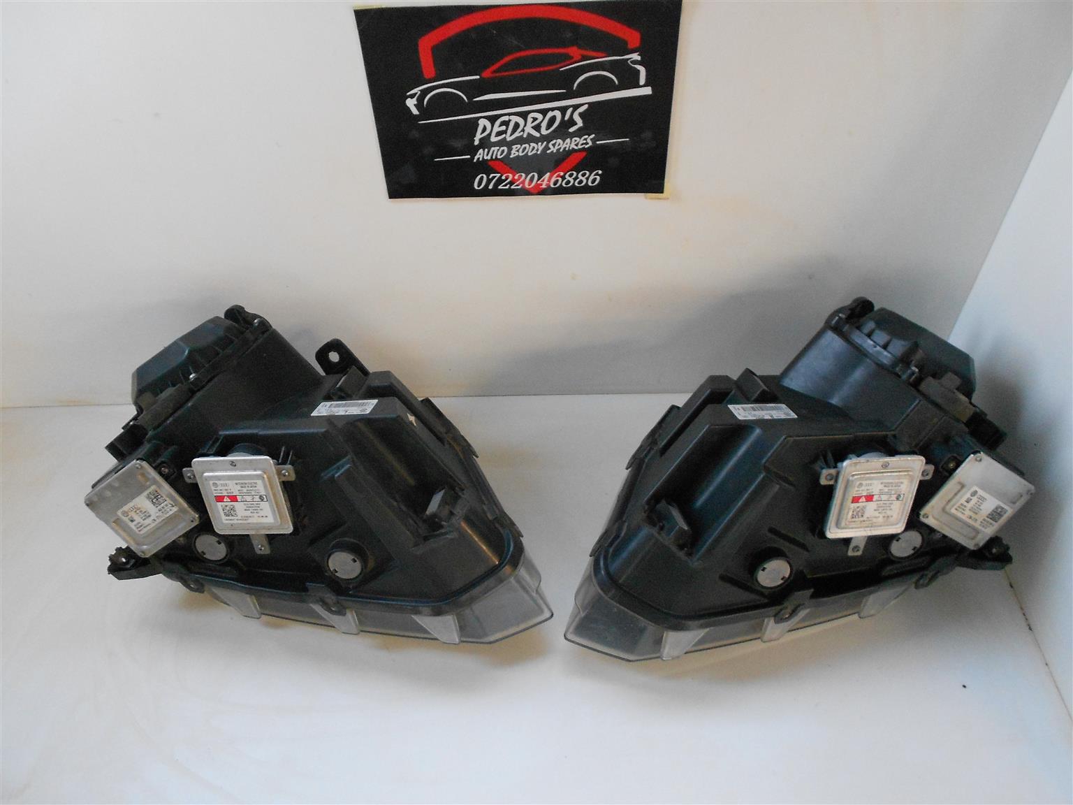 VW AMAROK Xenon Complete Headlights