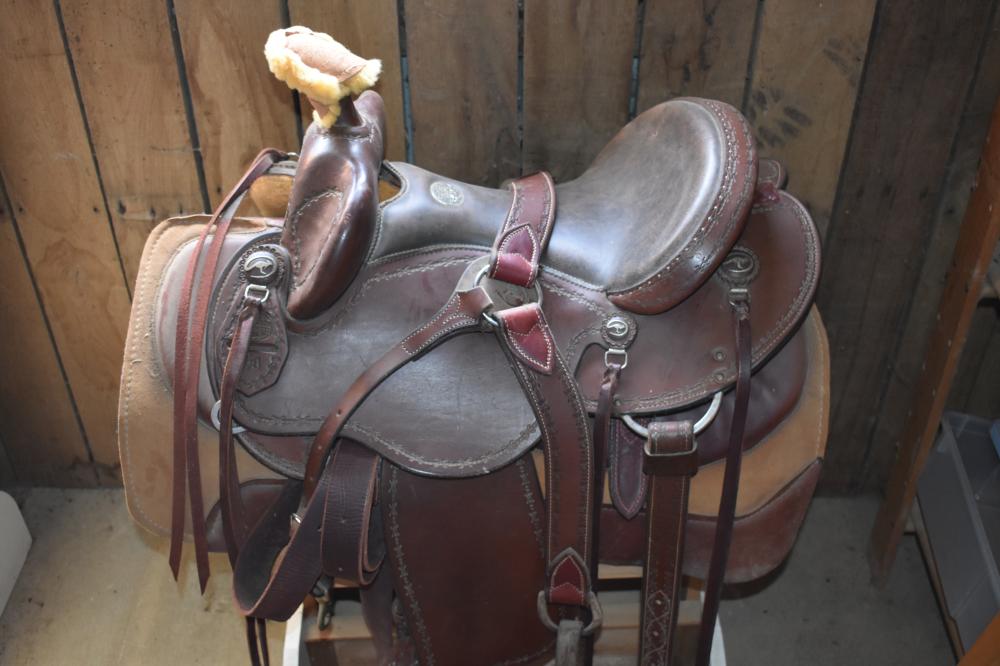 Various items for sale moving to NZ