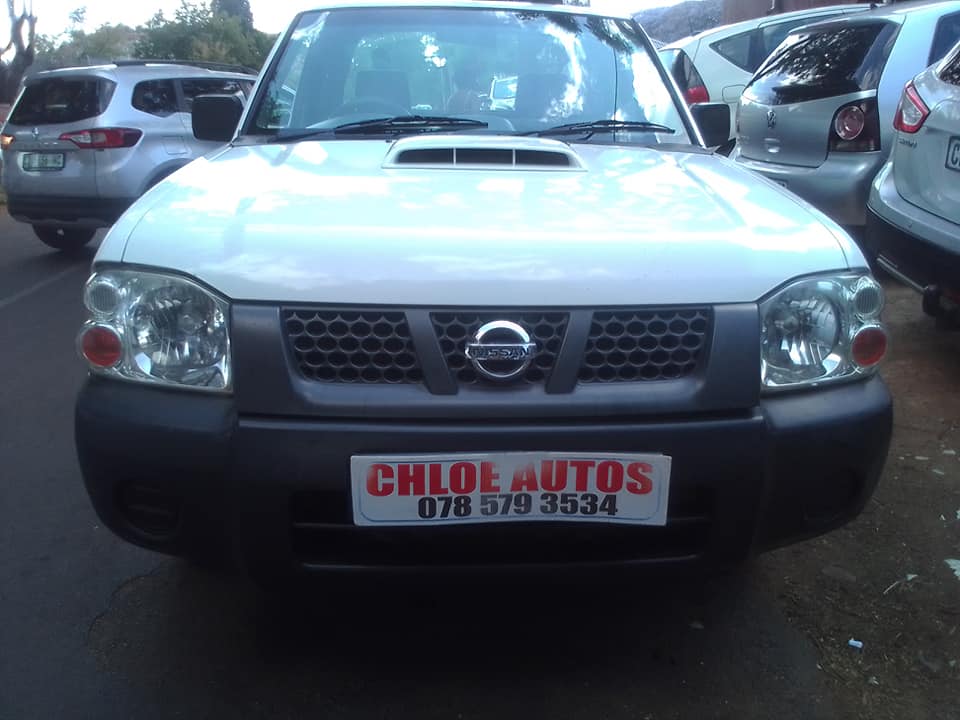 2021 Nissan np300 2.5 TDI Disiel Manual,white Single cab 4x2 Sparekey  89,000km
