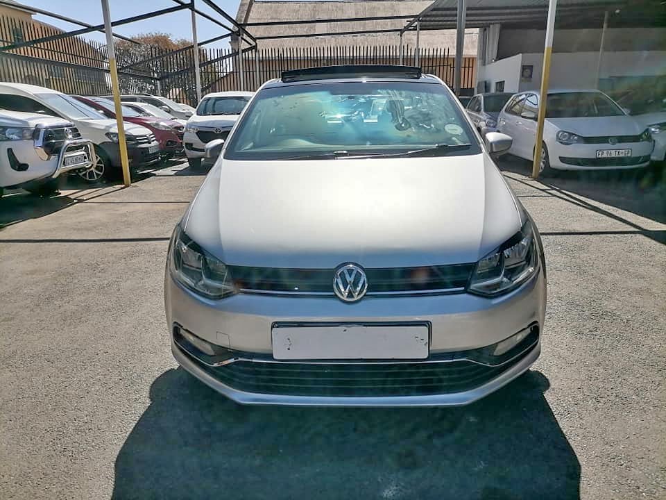2017 Volkswagen polo 1.2 TSI Comfortline Sunroof and Automatic