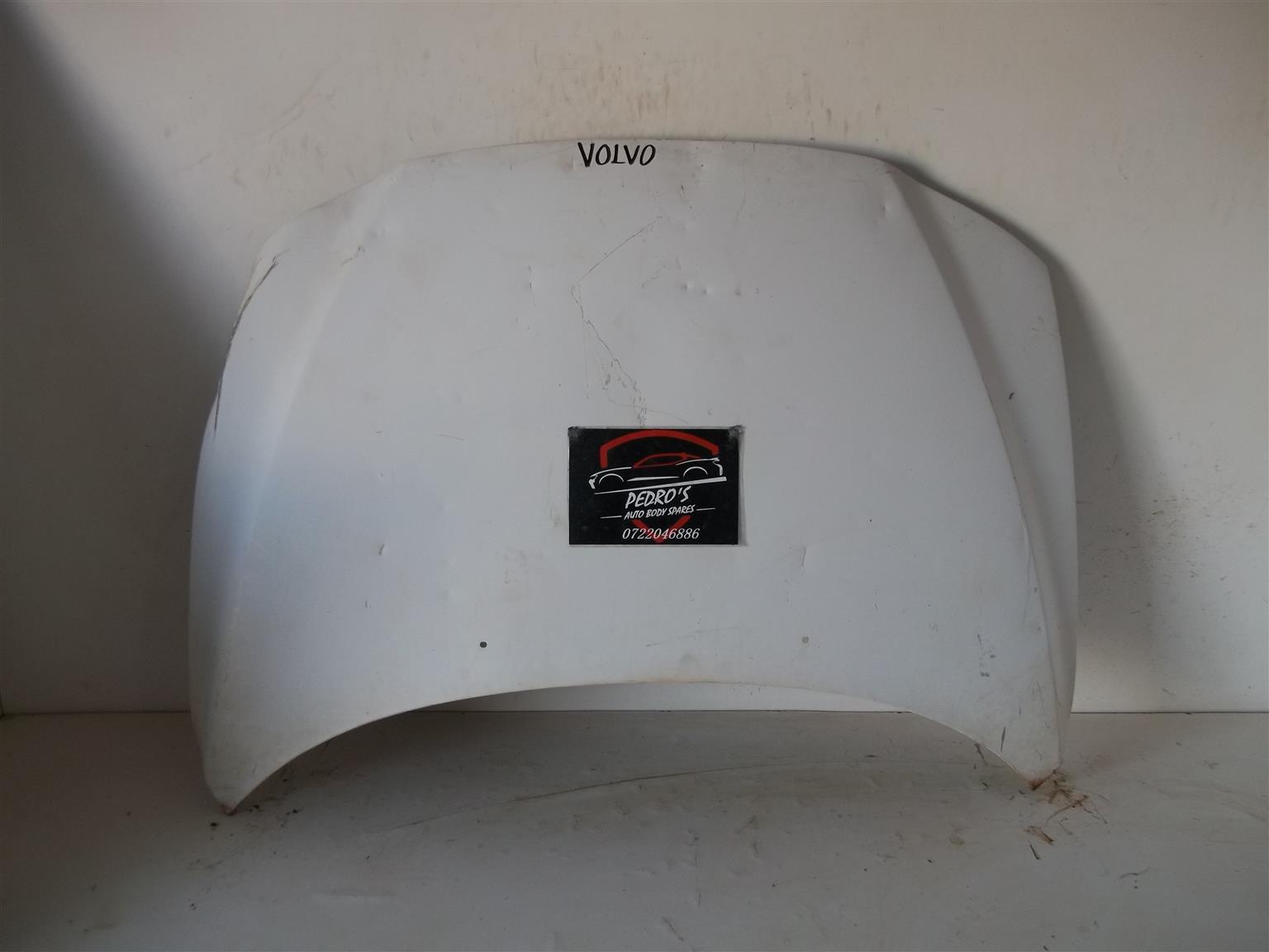 Volvo V70/XC70 '00-'07 bonnet - Private Seller Volvo V70/XC70 '00-'07 bonnet - Private Seller