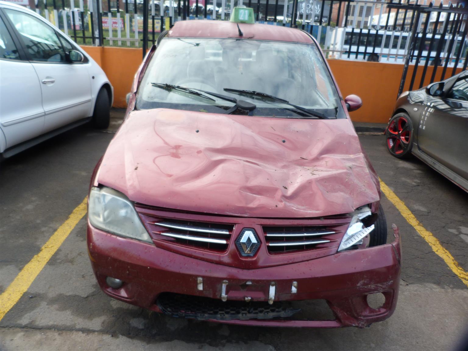 Renault Logan 1.6 MPI 8V - 2010 - Private Seller Renault Logan 1.6 MPI 8V - 2010 - Private Seller