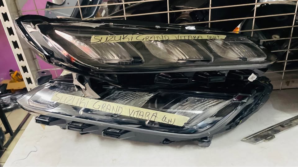 Suzuki Grand Vitara headlights - Private Seller