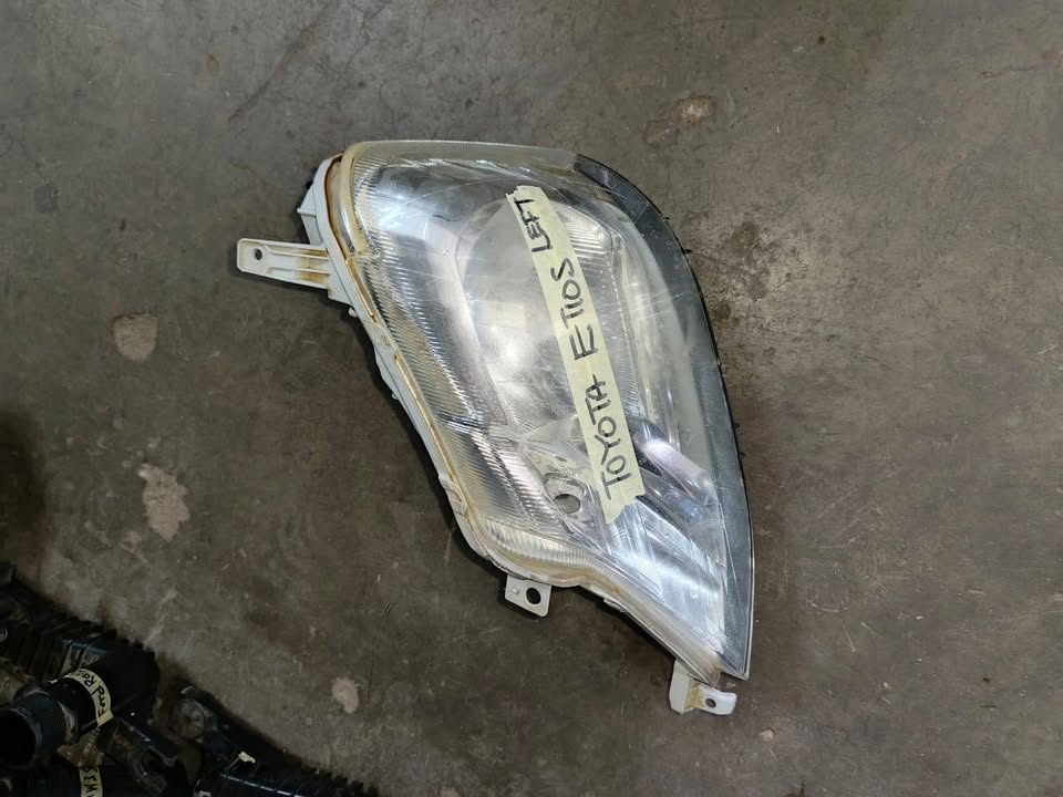 Toyota Etios left Headlight - Private Seller Toyota Etios left Headlight - Private Seller