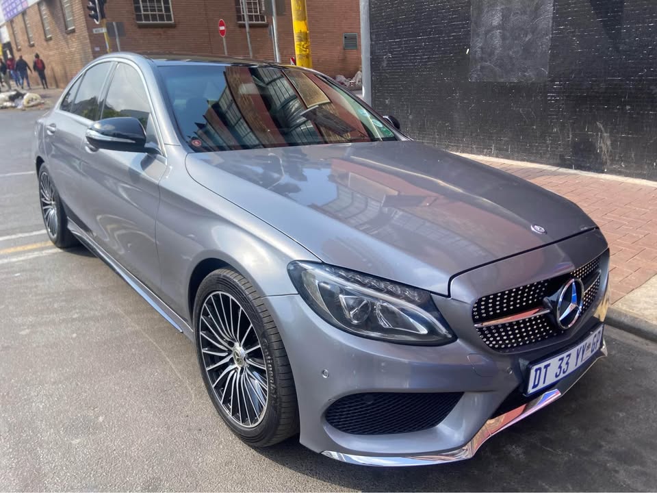 2017 MercedesBenz C200 AMG 131000km
