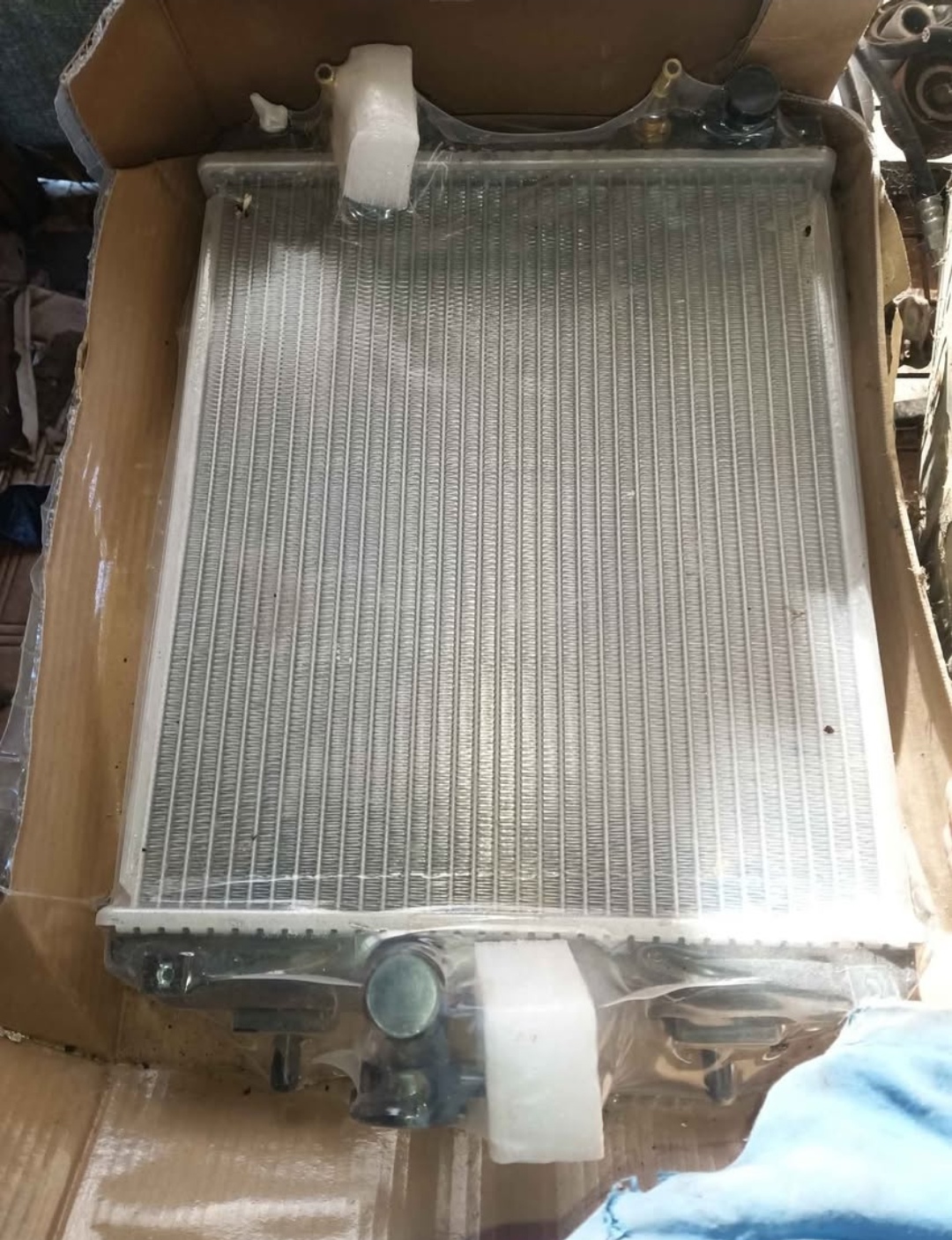Daihatsu small Radiator - Private Seller Daihatsu small Radiator - Private Seller