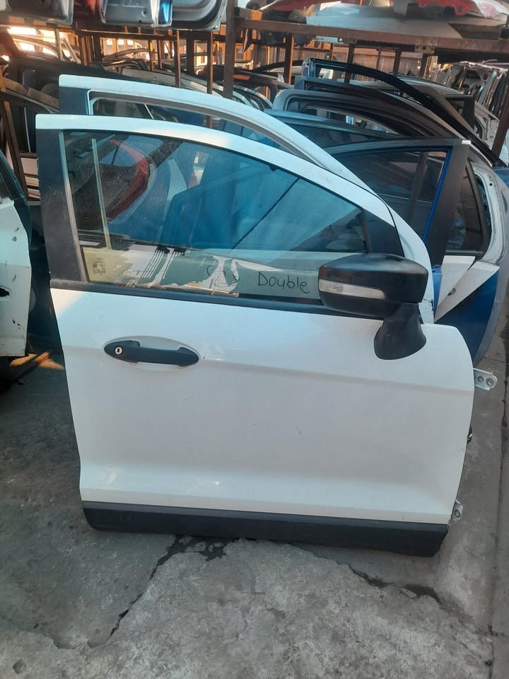 FORD ECOSPORT RIGHT FRONT DOOR AVAILABLE - Private Seller FORD ECOSPORT RIGHT FRONT DOOR AVAILABLE - Private Seller