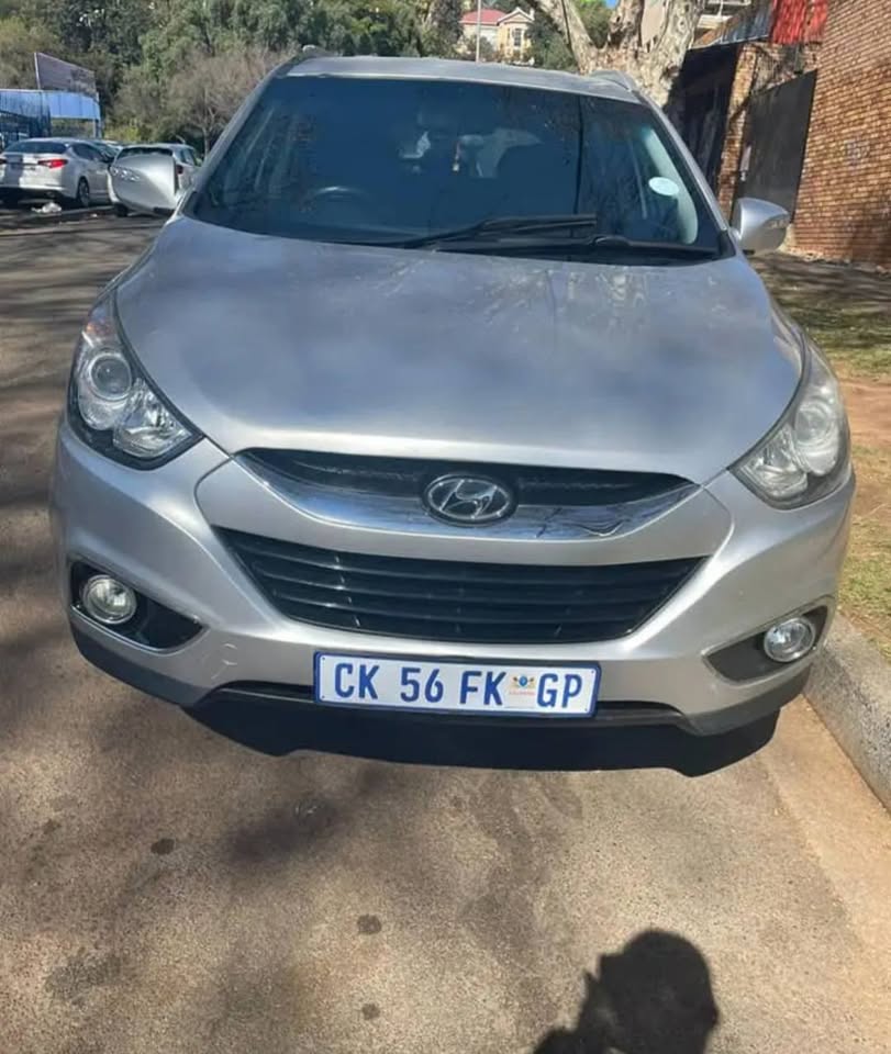 2013 HYUNDAI IX35 2.0 AUTOMATIC TRANSMISSION WITH LEATHER SEATS IN EXCELLENT CONDITION