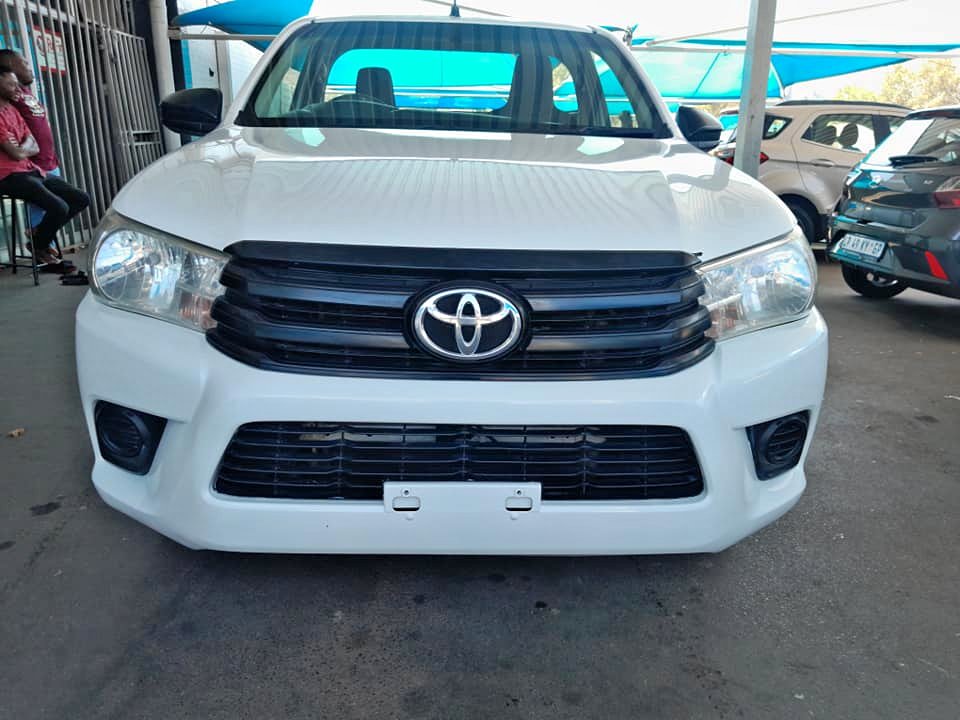 2017 TOYOTA HILUX 2.0 VVTI SINGLE CAB MANUAL