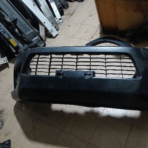 Toyota hilux gd6 bumper - Private Seller Toyota hilux gd6 bumper - Private Seller