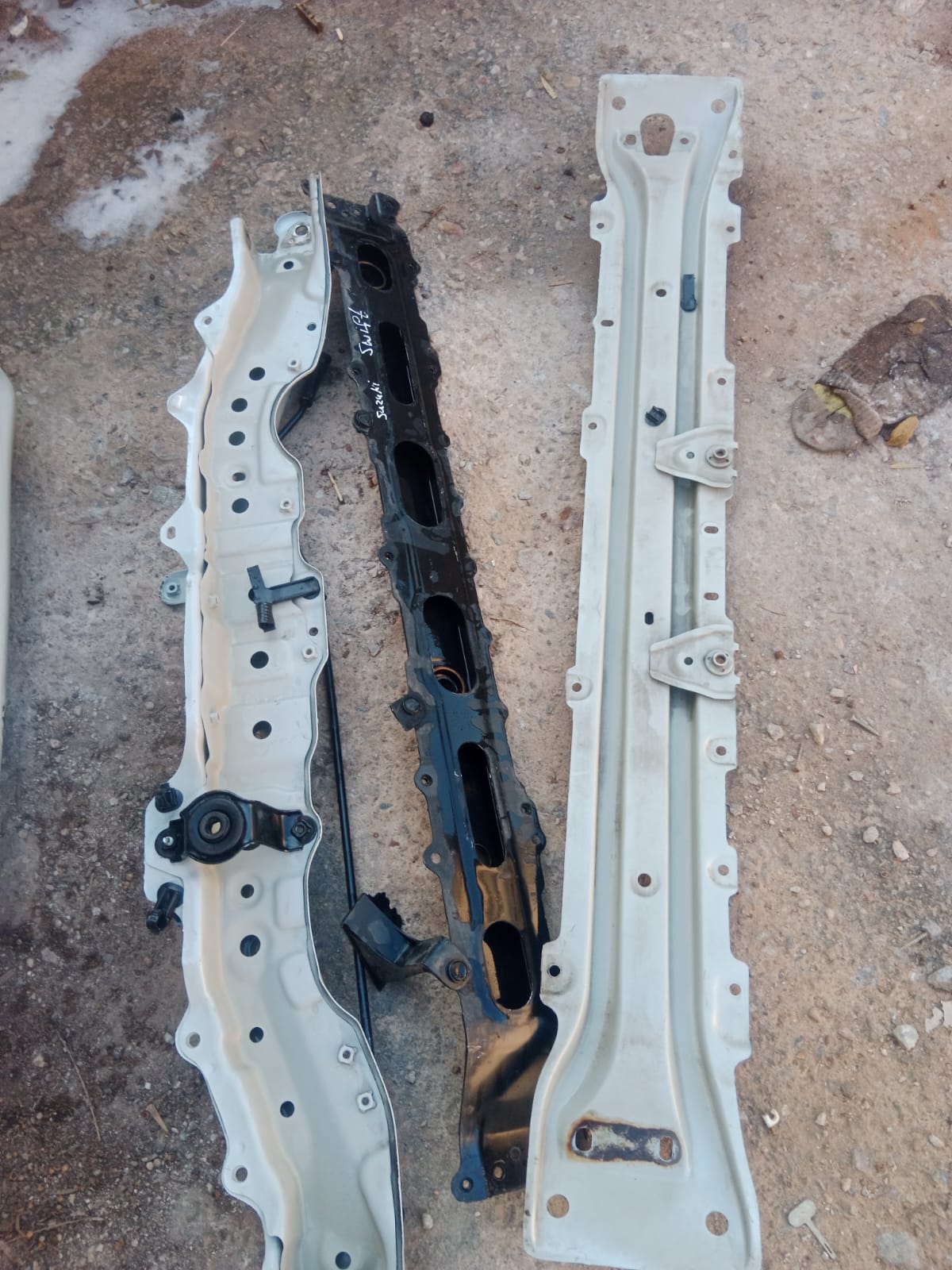 Suzuki Swift cradle and stiffner - Private Seller Suzuki Swift cradle and stiffner - Private Seller